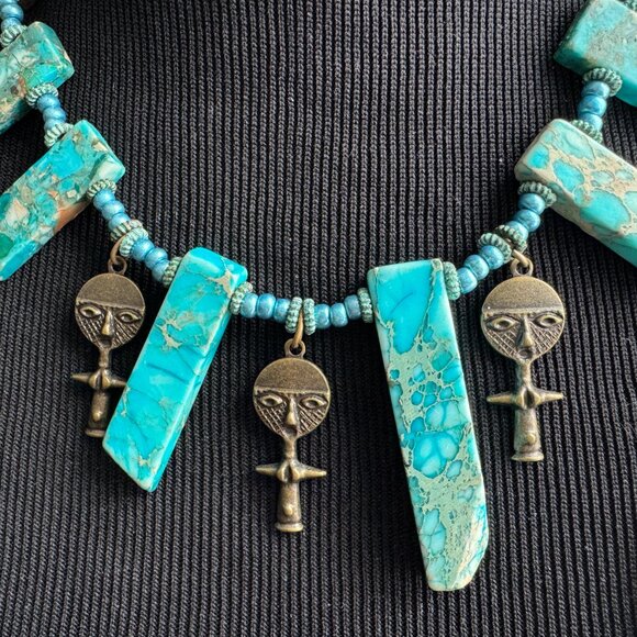 A unique & fun choker necklace. Sea sediment block beads & African brass dolls - Picture 5 of 7